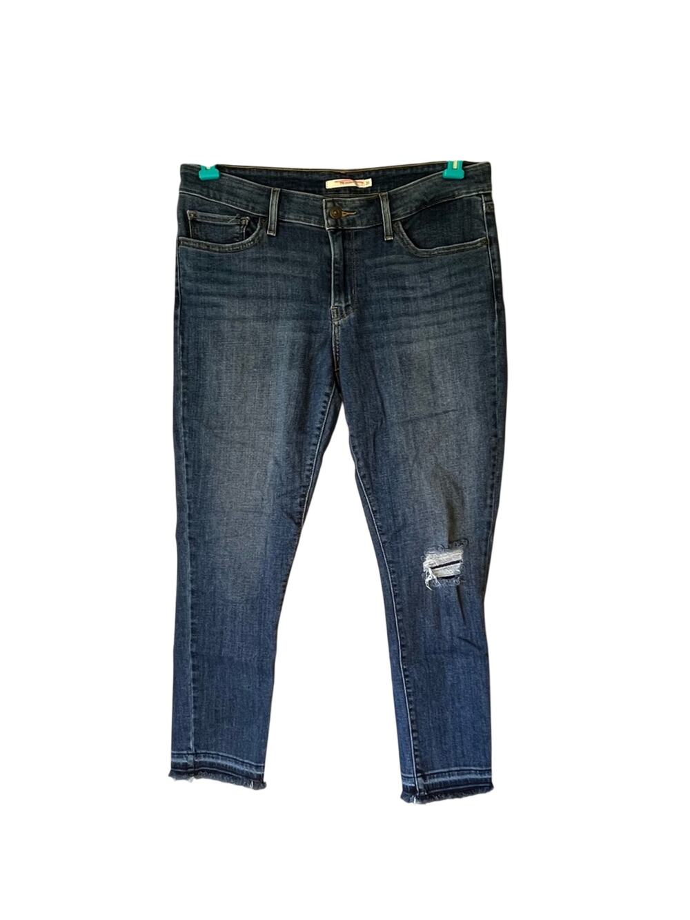 Levi Strauss & Co 711 Skinny Distressed Jean Size 31